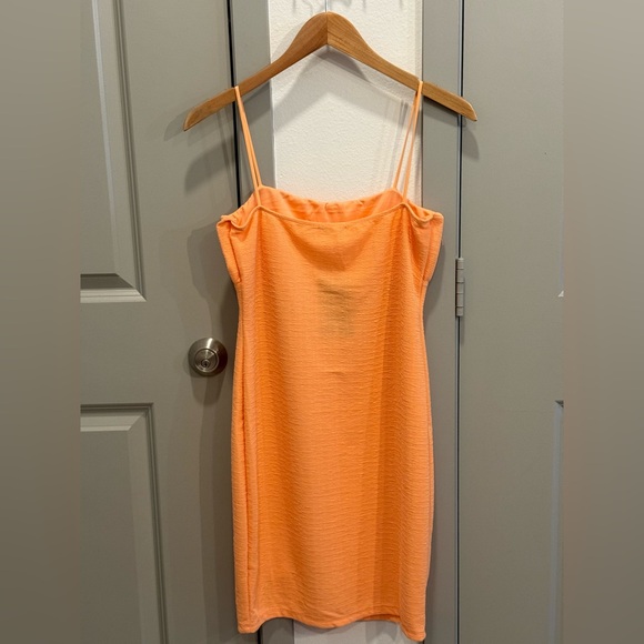 DRESS - Picture 7 of 8